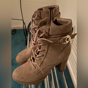 GBG Los Angeles Tan Ankle Boots Size 9 M